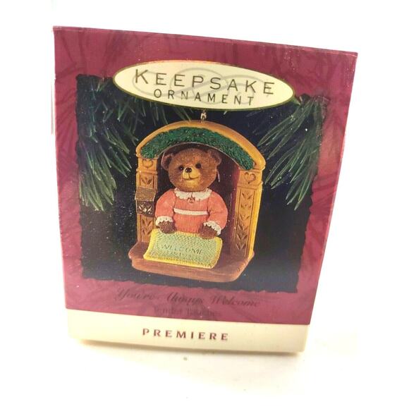 Hallmark Keepsake Ornament 1993 Your Always Welcome Bear Tender Touches Signed - Picture 3 of 10